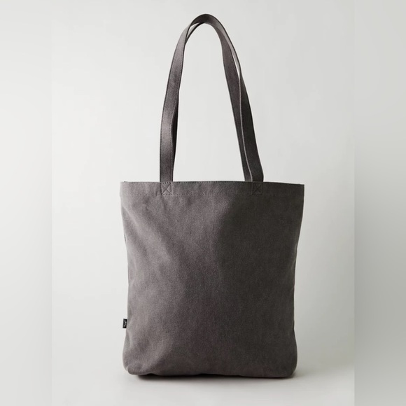 Aritzia Handbags - Aritzia TNA Daylight Tote Bag